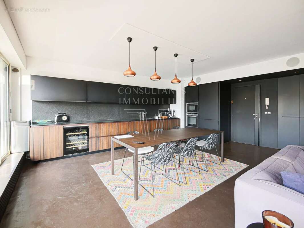 Appartement à NEUILLY-SUR-SEINE