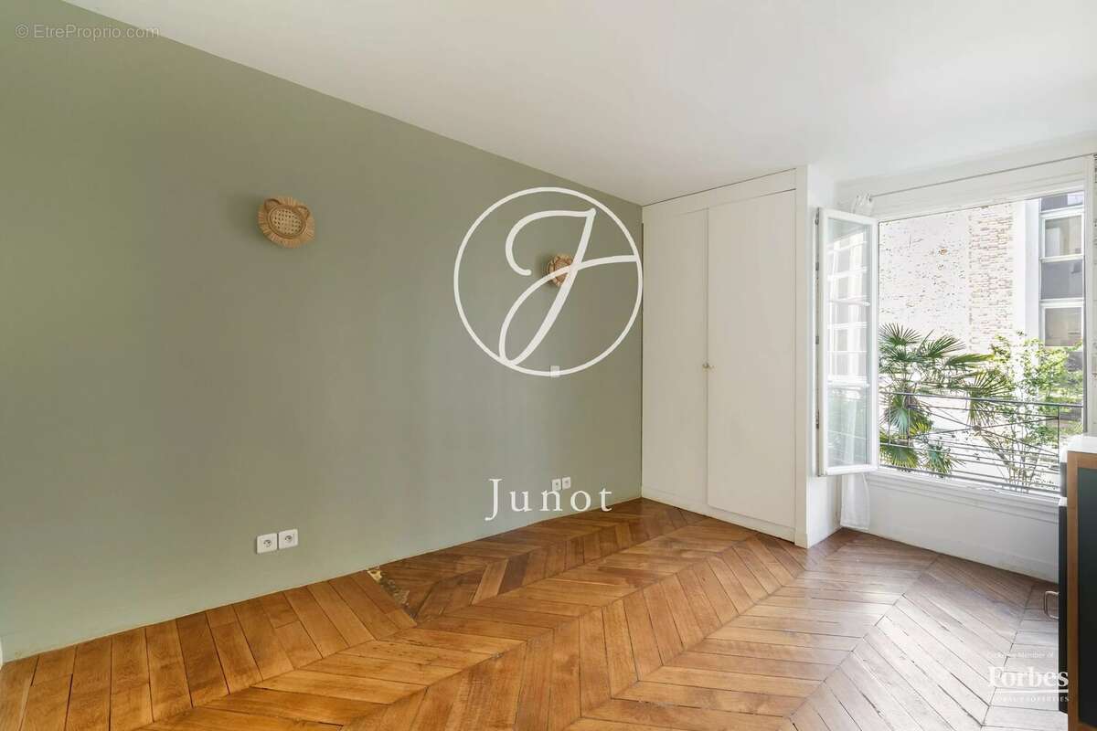 Appartement à PARIS-9E