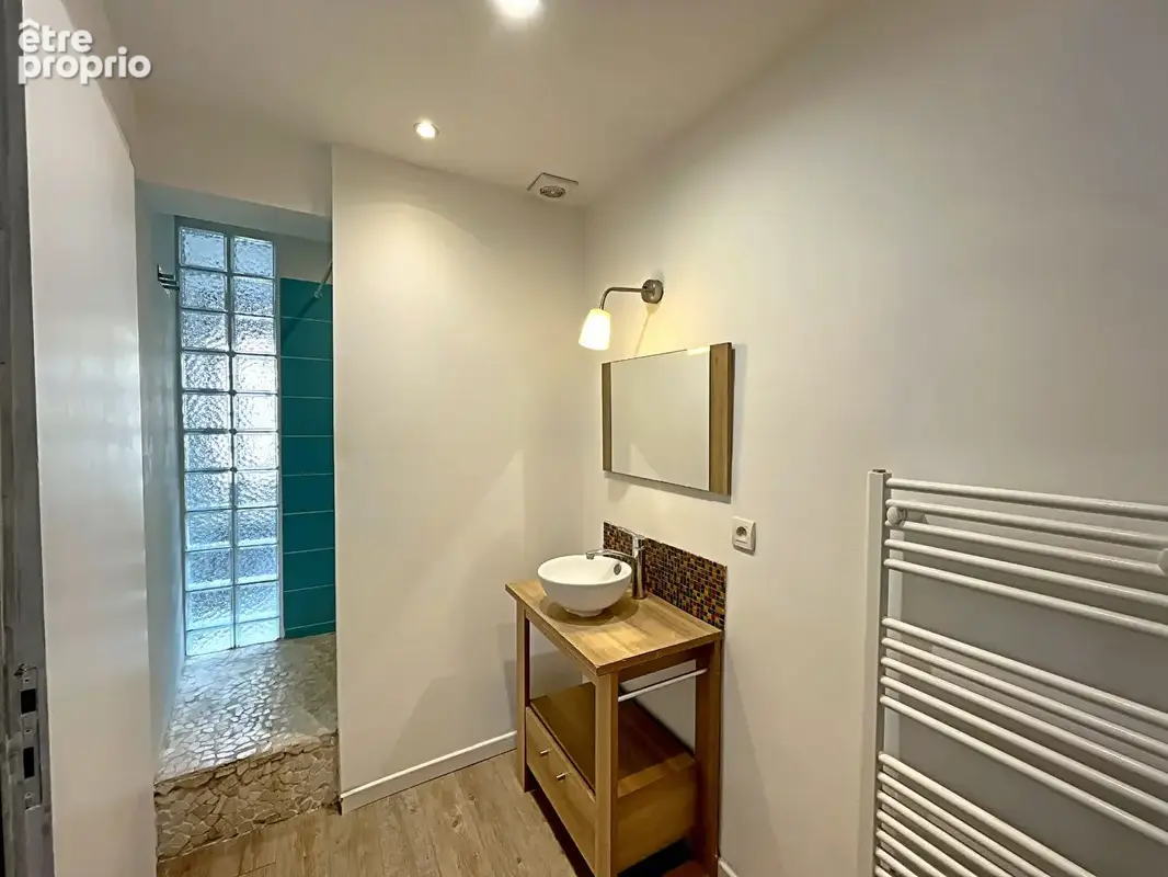 Maison de ville arlésienne - 65 m² environ - photo 7