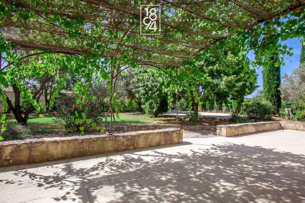 Bastide contemporaine avec dépendance jardin et piscine à Pernes les fontaines - photo 3
