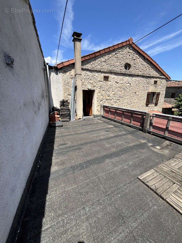 Maison à COMPREIGNAC