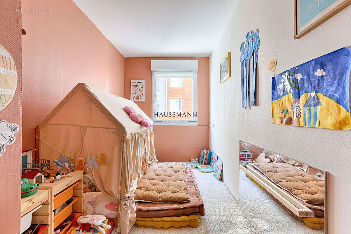 Appartement à PARIS-17E