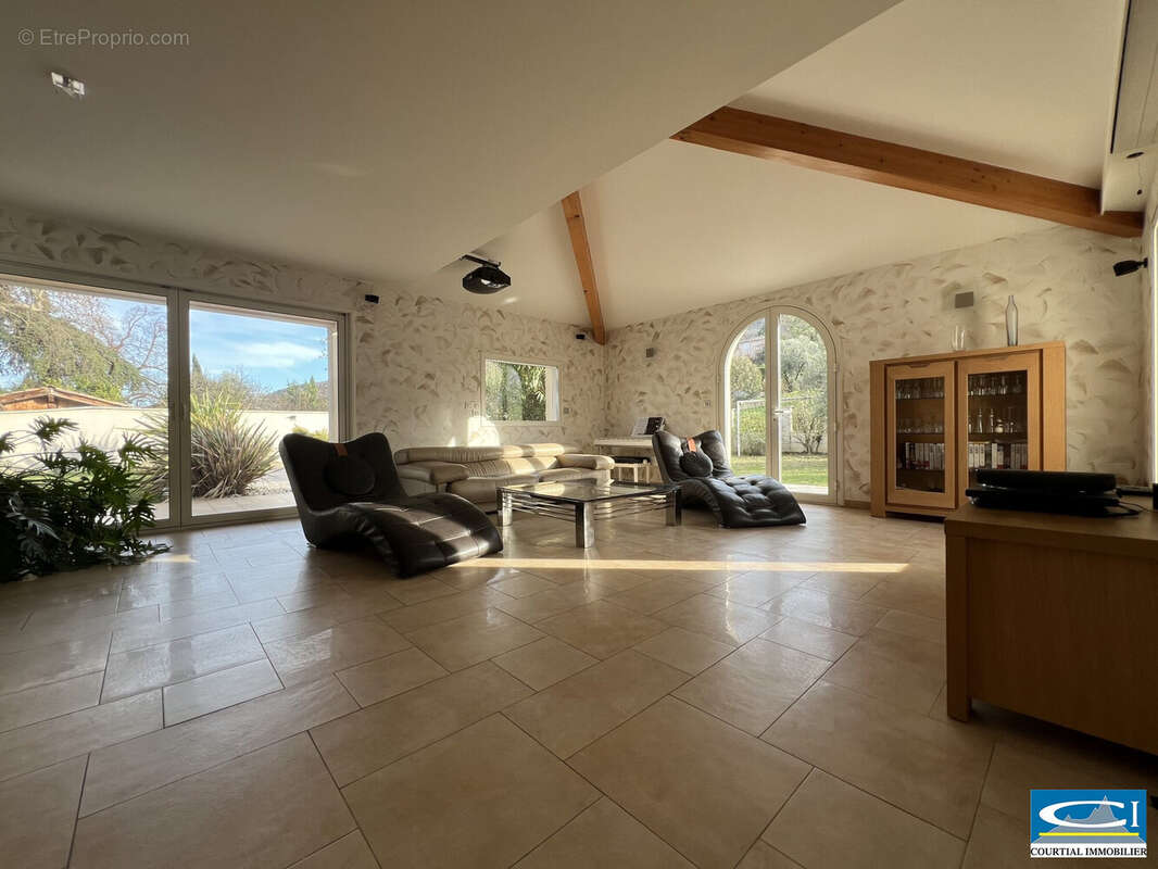 Maison à TOURNON-SUR-RHONE