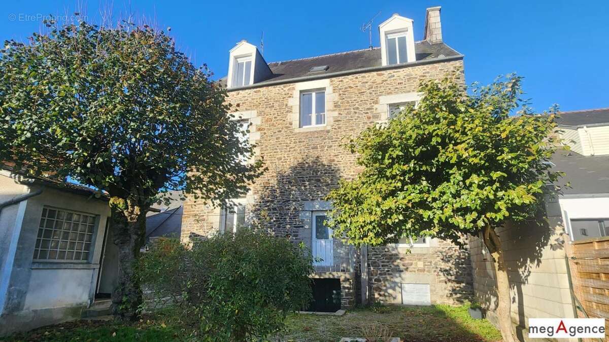 Appartement à FOUGERES