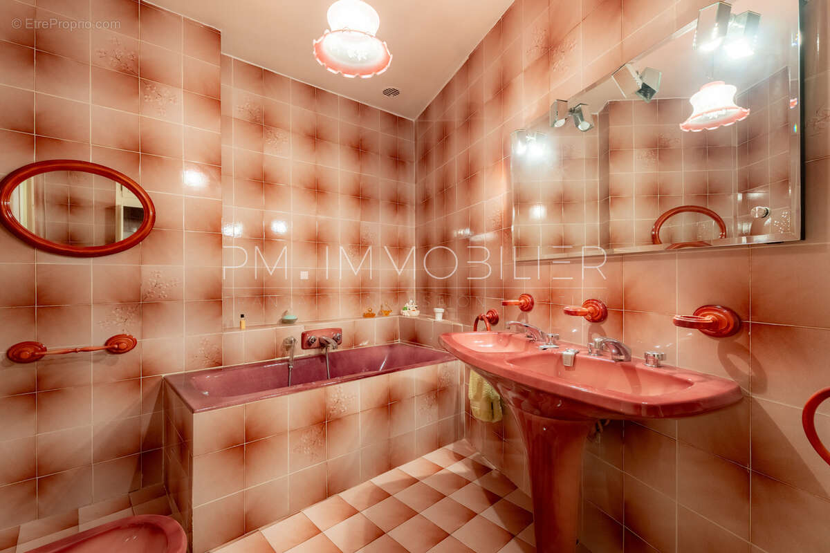 Appartement à MARSEILLE-1E