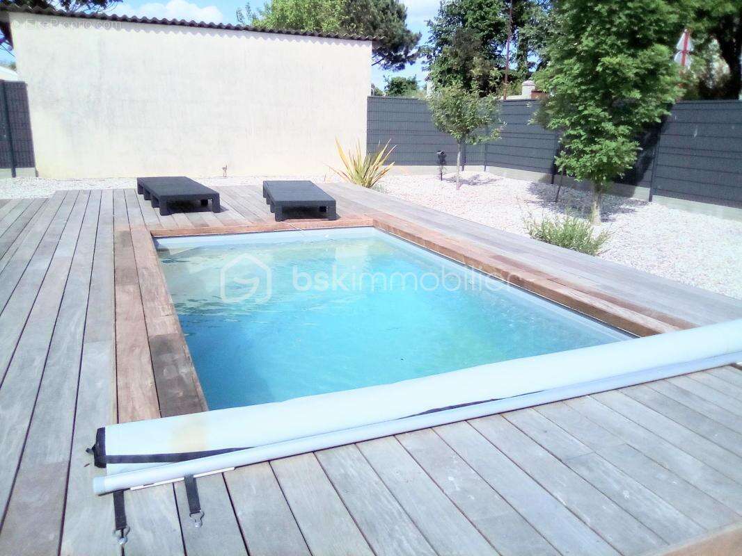 Maison à BASSENS