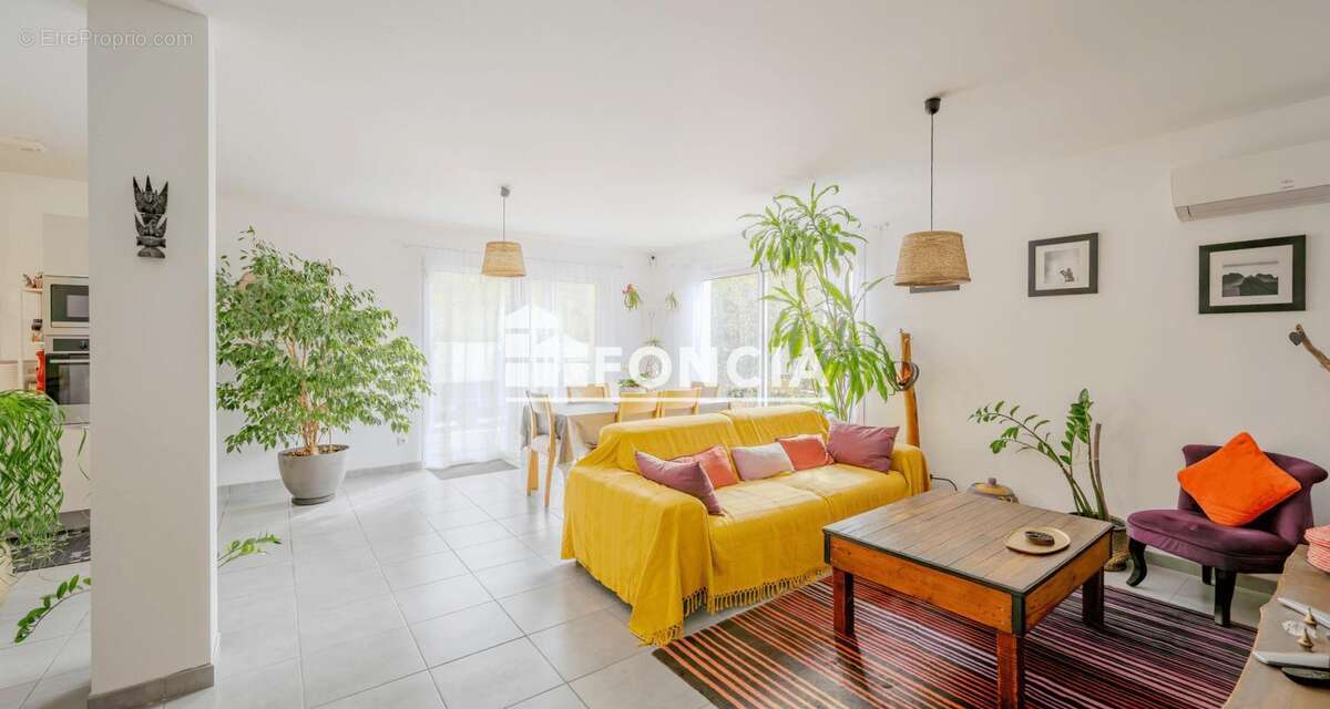 HYERES à 2 min du CENTRE - VILLA contemporaine T5 de 101m2, DPE en A, jardin sans vis à vis - photo 4