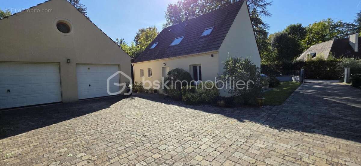 Maison à VULAINES-SUR-SEINE