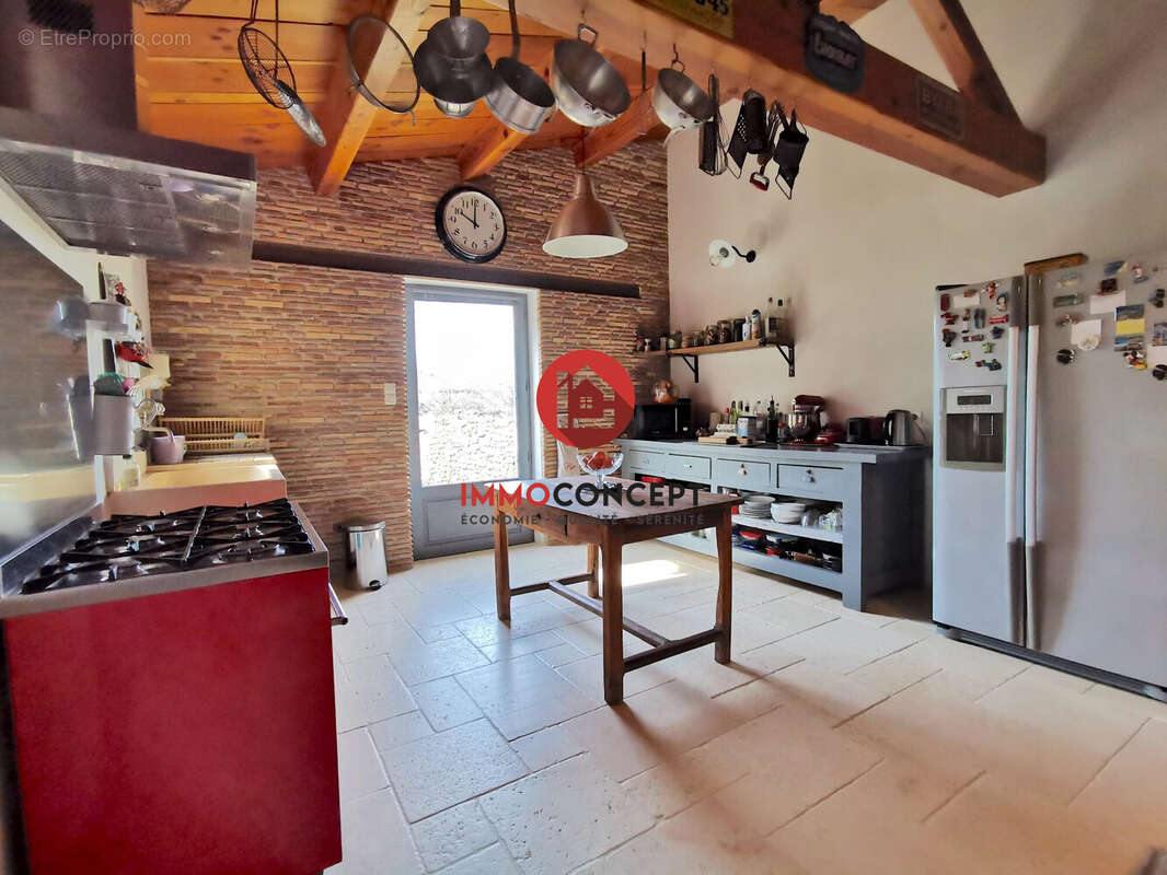Maison à SAINT-VICTOR-LA-COSTE