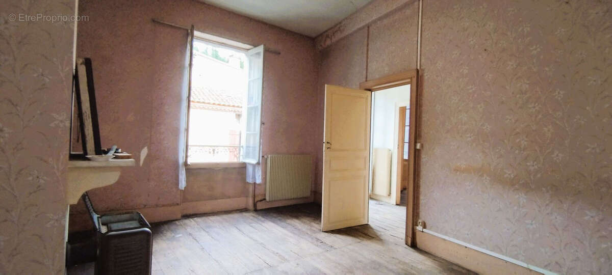 Maison à PORT-SAINTE-MARIE