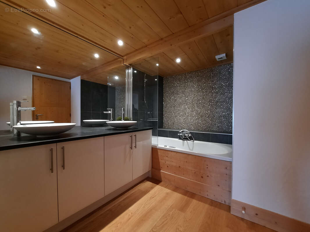 Maison à SAINT-MARTIN-DE-BELLEVILLE