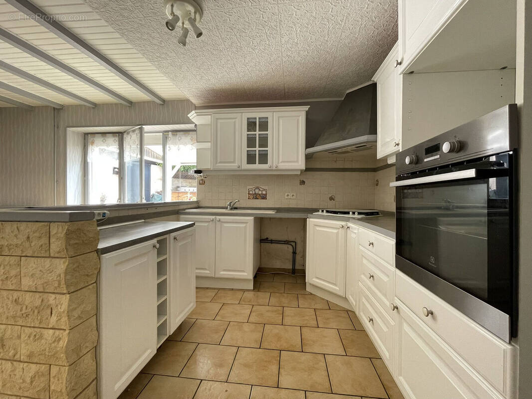 Maison 151 m² à Thizy  - photo 1