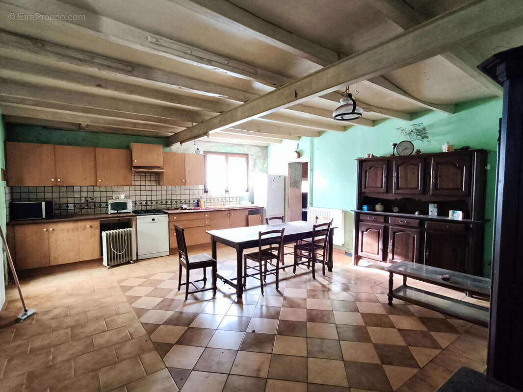 Maison à SOMMIERES-DU-CLAIN