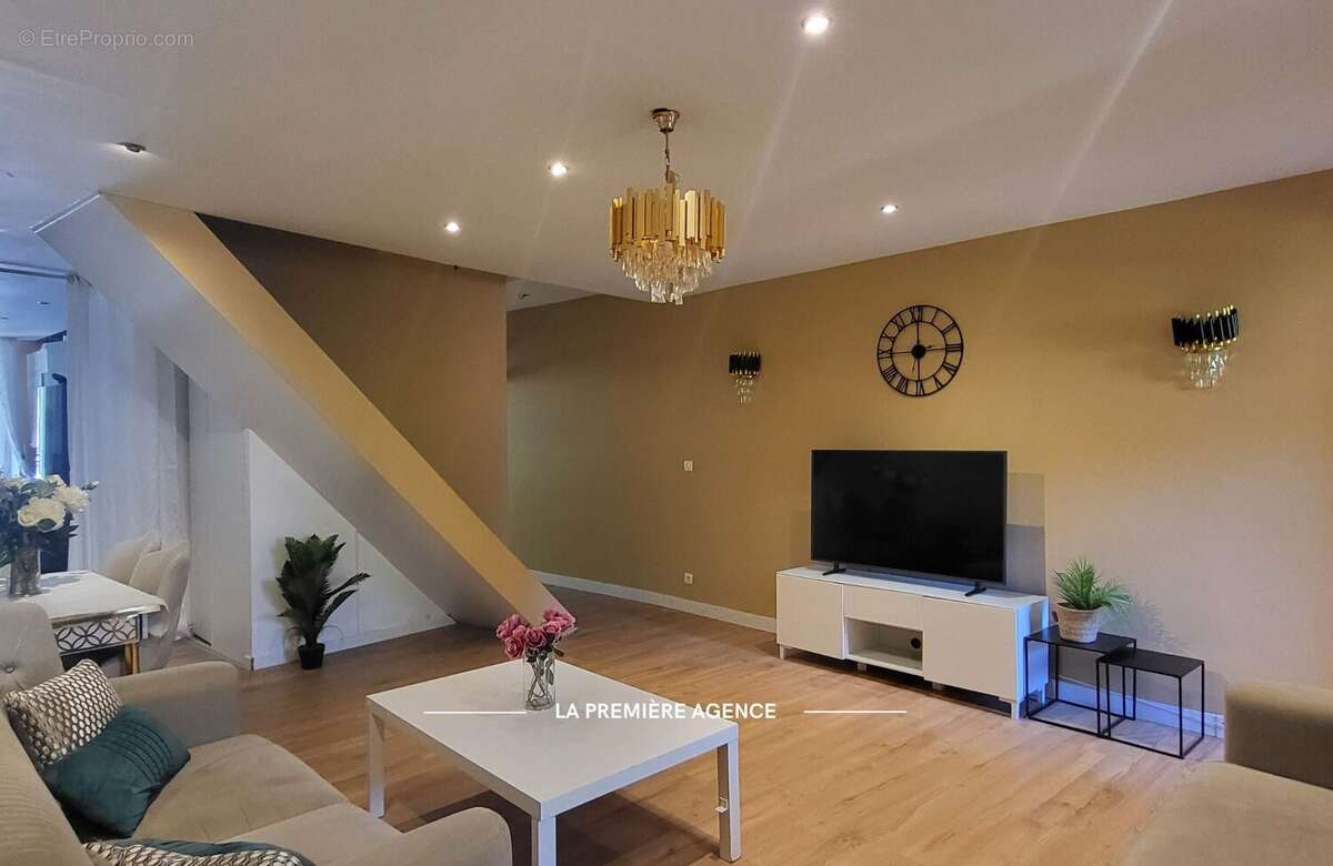 Maison 125 m² à Tarare  - photo 4