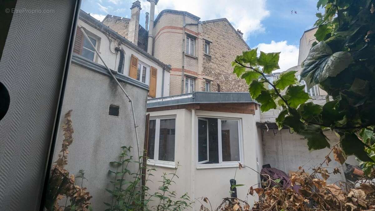 Appartement à LA GARENNE-COLOMBES
