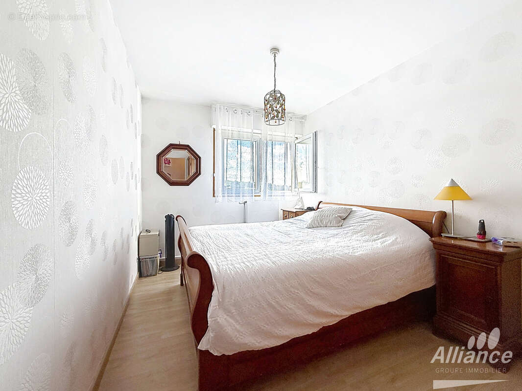 Appartement à GRAND-CHARMONT
