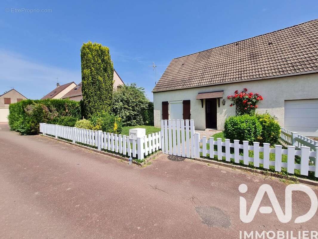 Photo 2 - Maison à HERICY