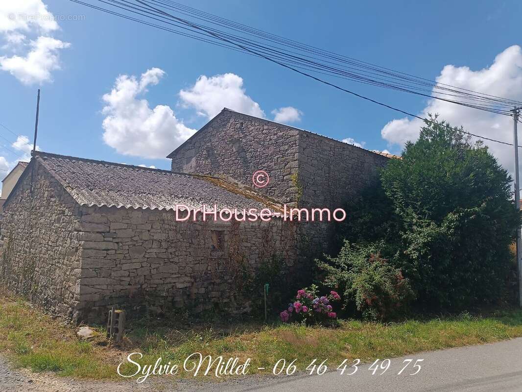 Autre à SAINT-HILAIRE-DE-CLISSON