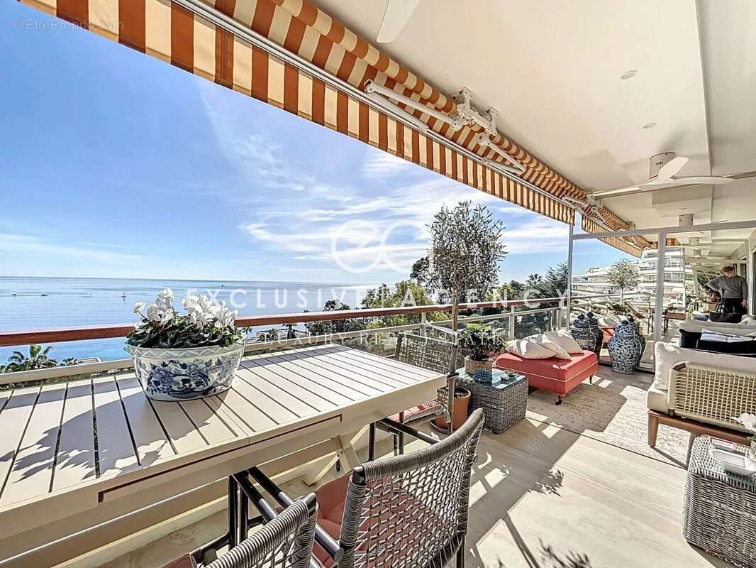Appartement à VALLAURIS