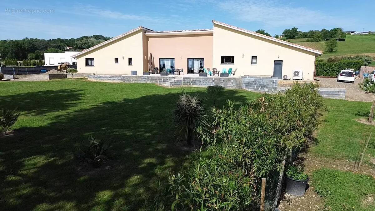 Maison à SEGOS