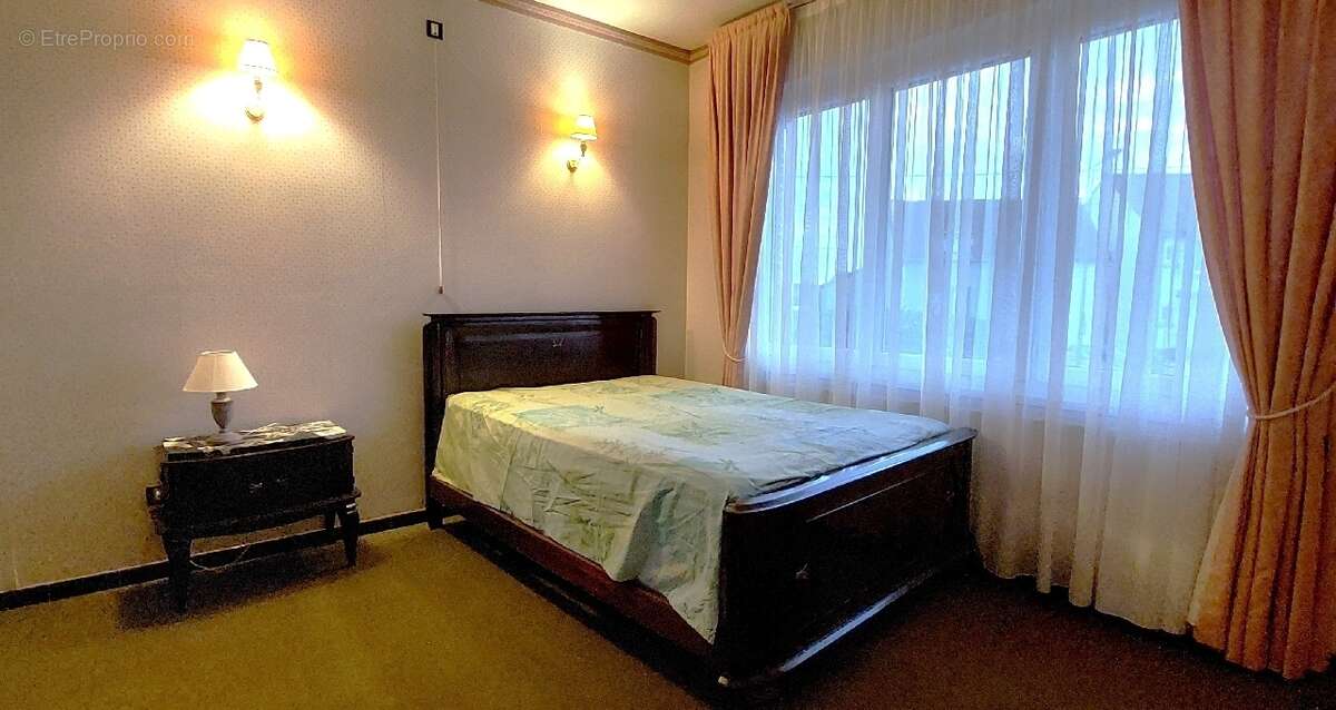 Maison à BRUAY-LA-BUISSIERE