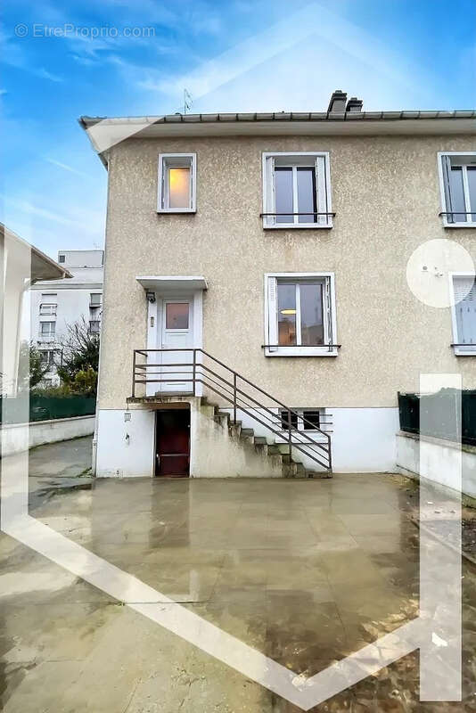 Maison à VILLENEUVE-LA-GARENNE