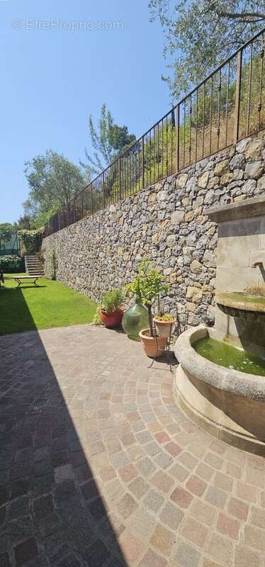 Levens  maison d'architecte au style florentin  piscine  prestations haut de gamme - photo 7
