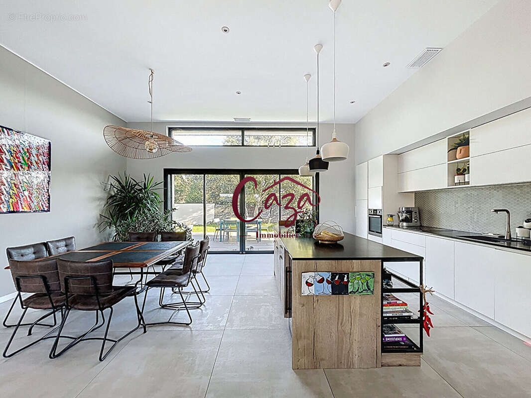 Maison à CAMBLANES-ET-MEYNAC