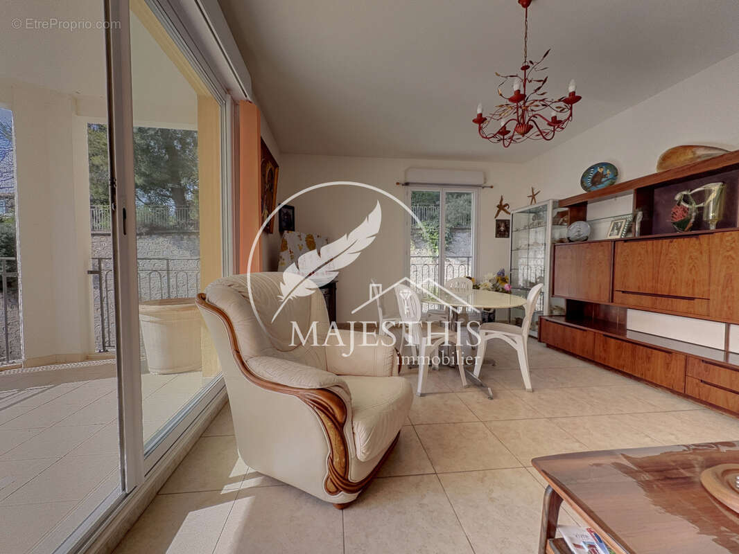 Appartement à HYERES