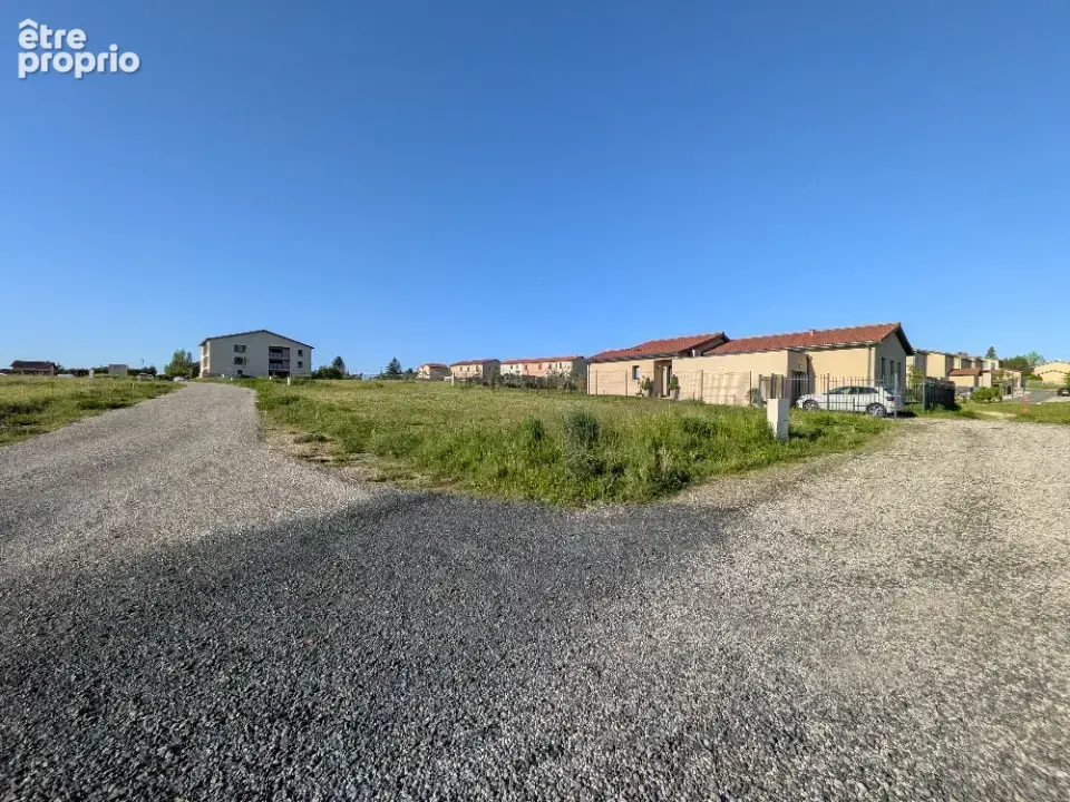 Terrain à MONTANAY