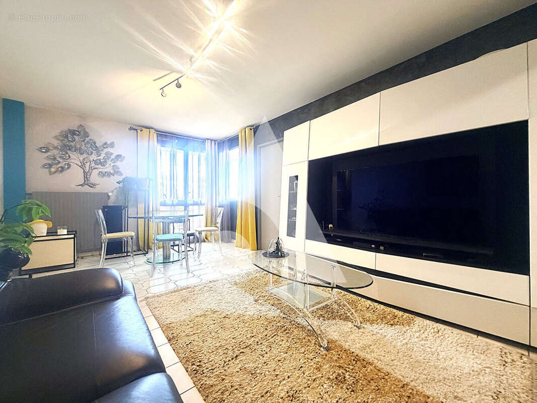 Appartement à EPINAY-SUR-SEINE