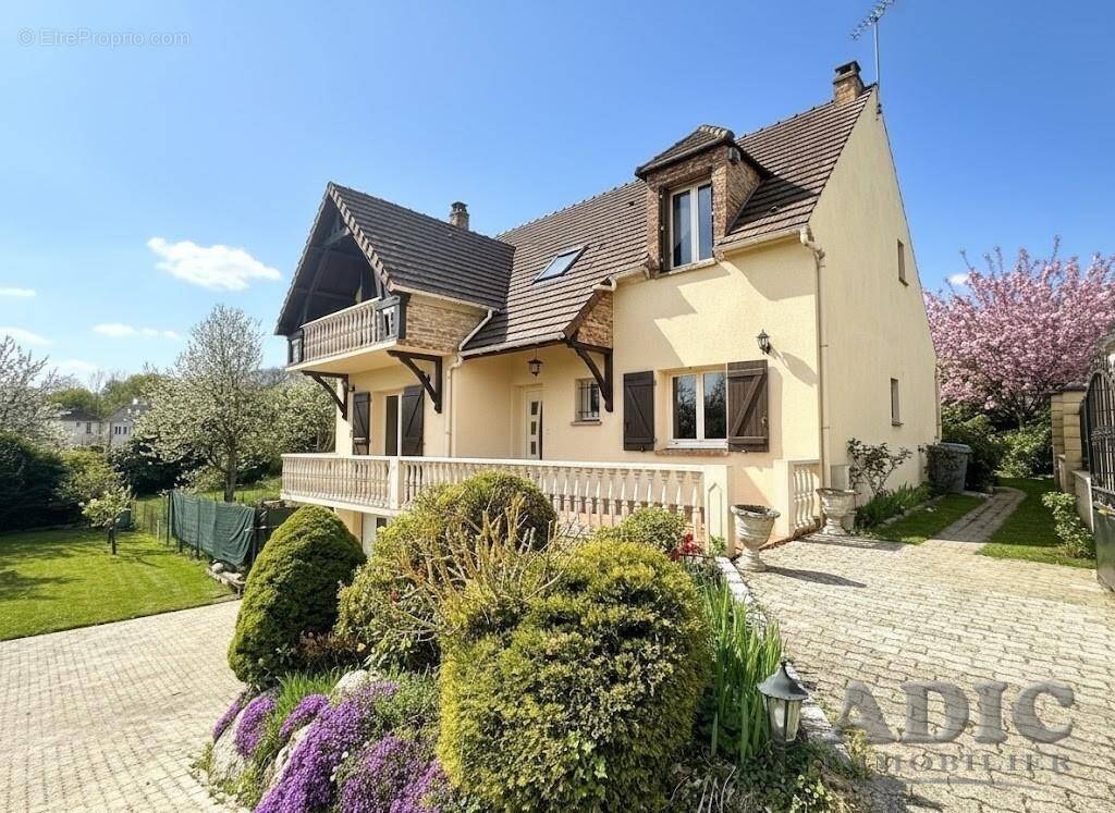 Maison à DAMMARTIN-EN-GOELE