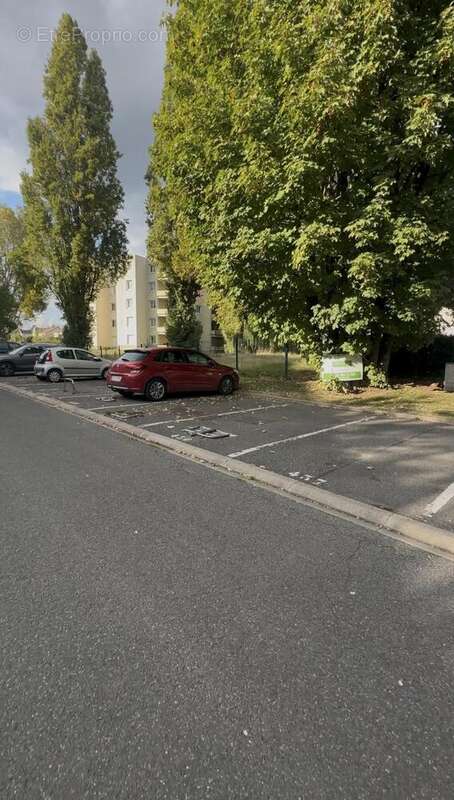 Parking à DEUIL-LA-BARRE