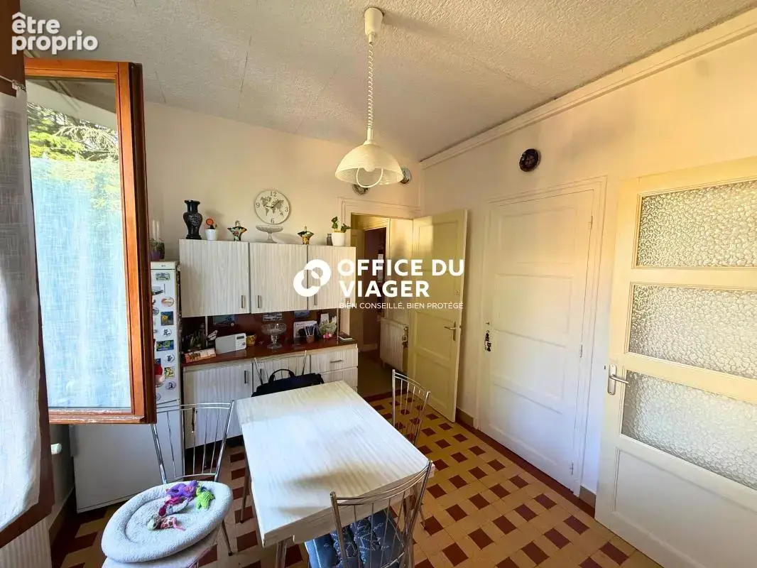 Appartement- 4 pièces - 75 m² - photo 2