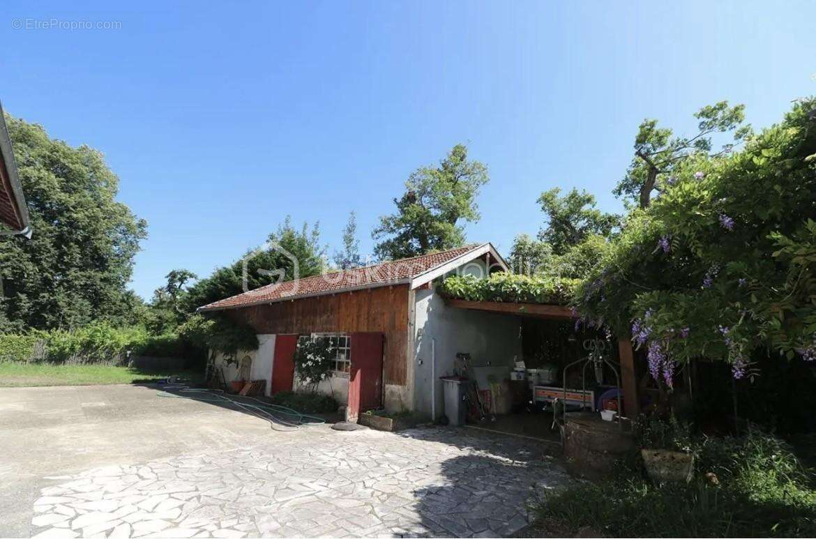Maison à RIVIERE-SAAS-ET-GOURBY