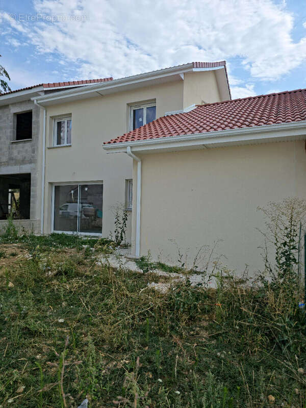 20 Minutes de Bourgoin Jallieu Maison de 91m² avec terrain - photo 7