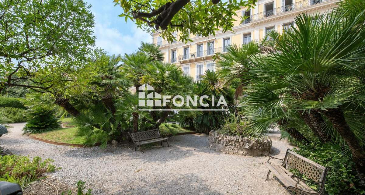 Menton le national, ancien grand hotel belle epoque, avec jardin et stationnement colllectif, proche du centre ville  et gare - photo 2