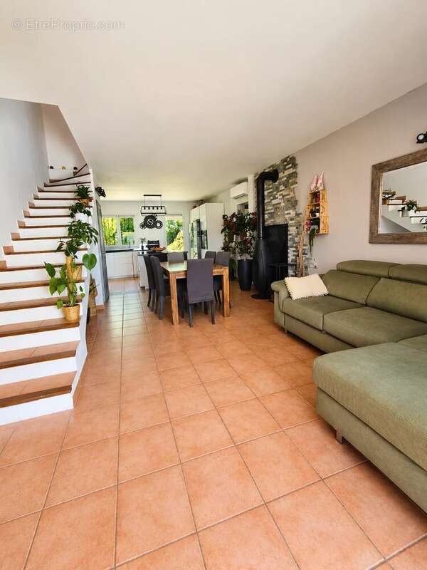 Maison à COUDOUX