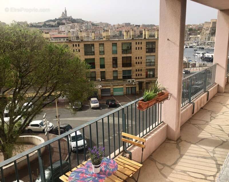 Appartement à MARSEILLE-2E