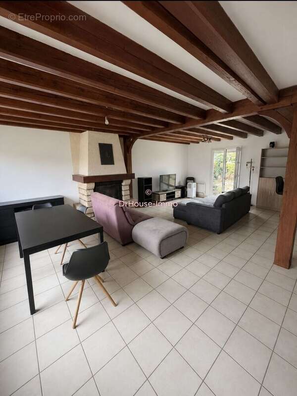 Maison à AMILLY