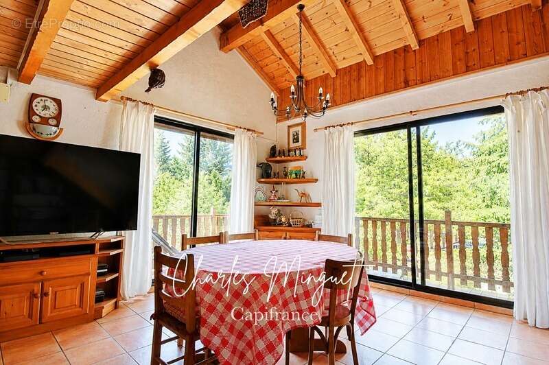 Appartement à SAINT-CHAFFREY