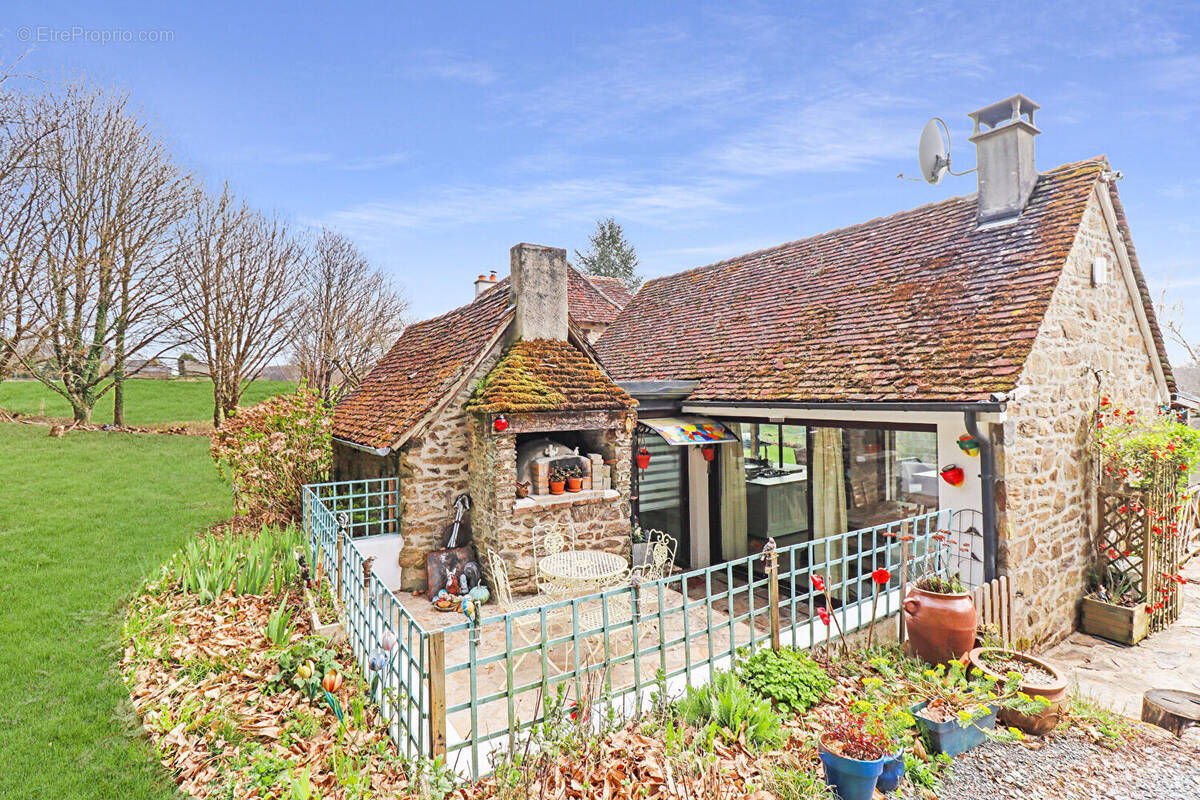 Maison à SAINT-SORNIN-LAVOLPS