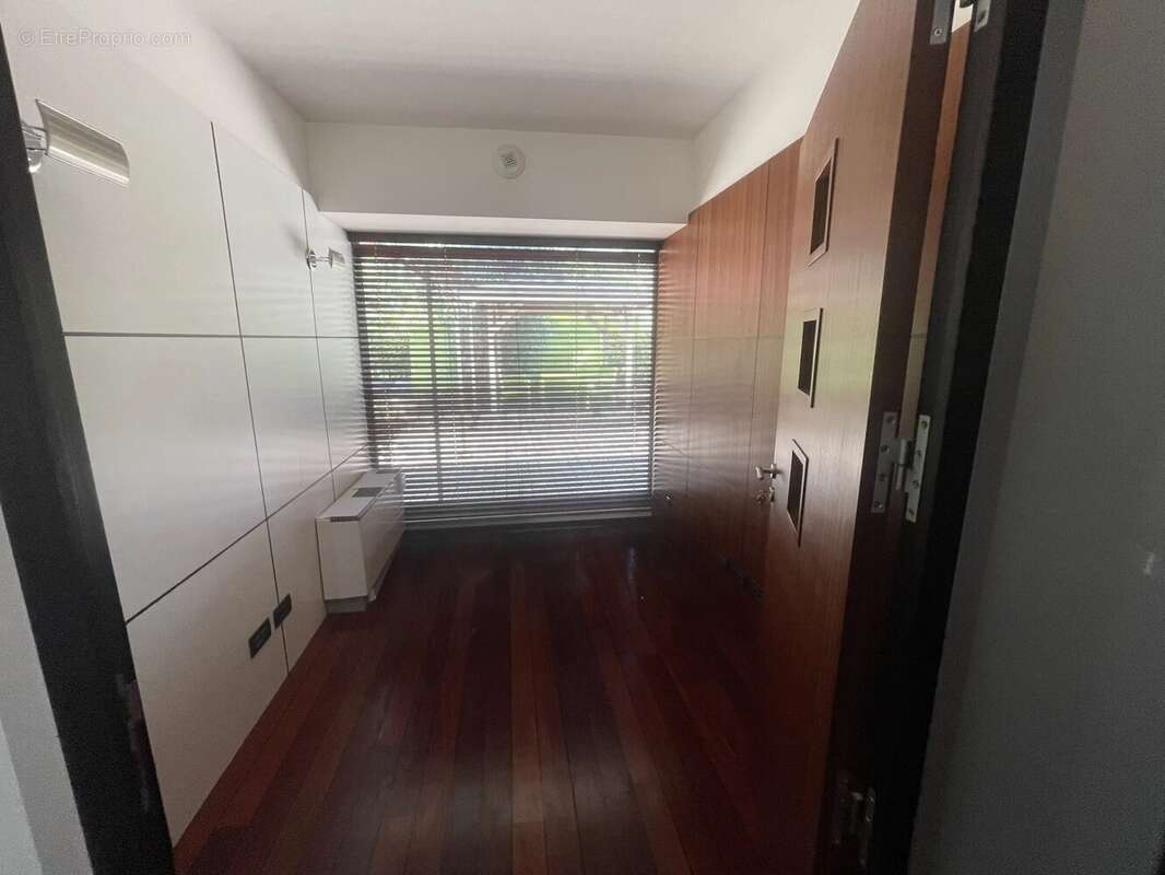 Cannes californie 320 m2 murs libres atypique local commercial ou professionnel 320 m2 prestigieux à cannes-quartier californie - photo 29