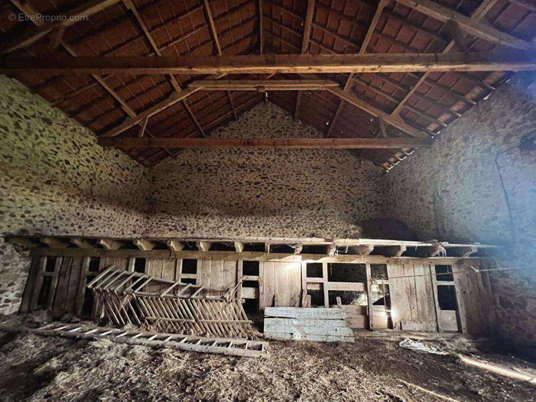 Maison à SAINT-PRIEST-LES-FOUGERES