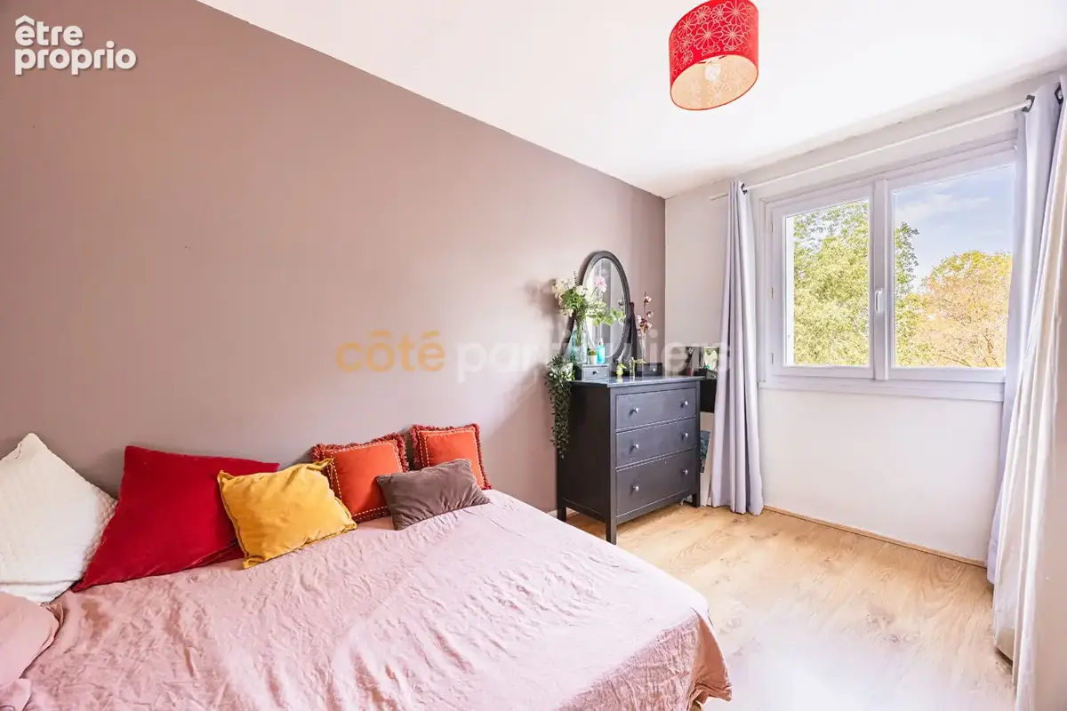 Rezé -- saint-paul -- appartement t4 -- 76m2 -- 2 chambres -- balcon -- garage boxé -- cave - photo 6