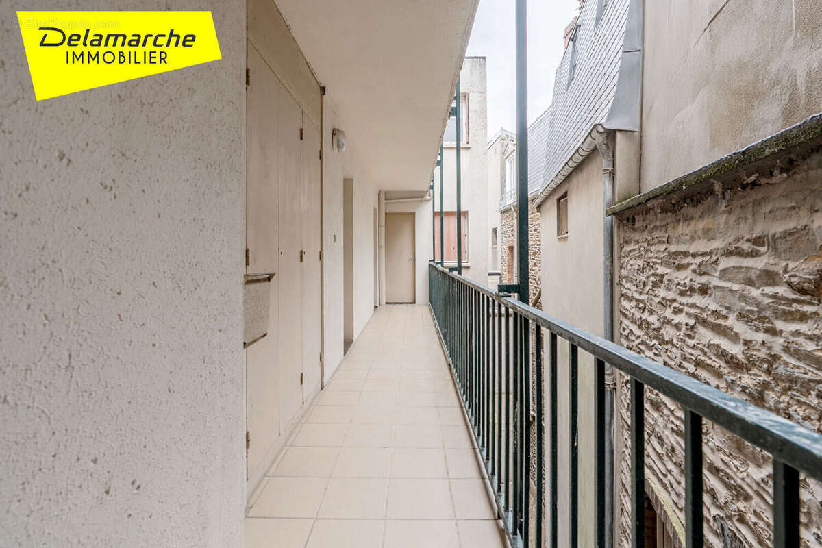 A vendre appartement 1 pièce 30.80 m² centre-ville de Granville avec ascenseur - photo 8