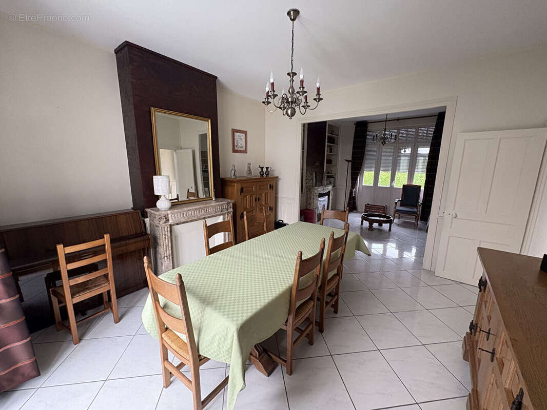 Maison à MOY-DE-L&#039;AISNE