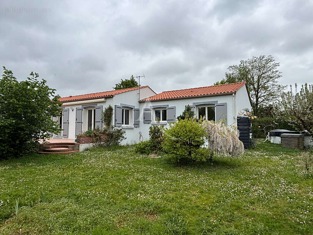 Maison à DOMPIERRE-SUR-YON