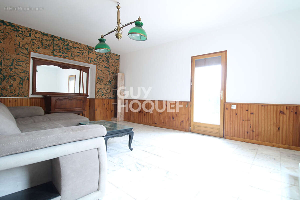 Maison à COUBERT