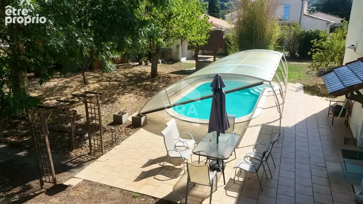 Propriété familiale avec ascenseur, piscine et maison d'invités - photo 4